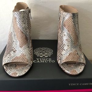 Like New Vince Camuto sling back open toe heel